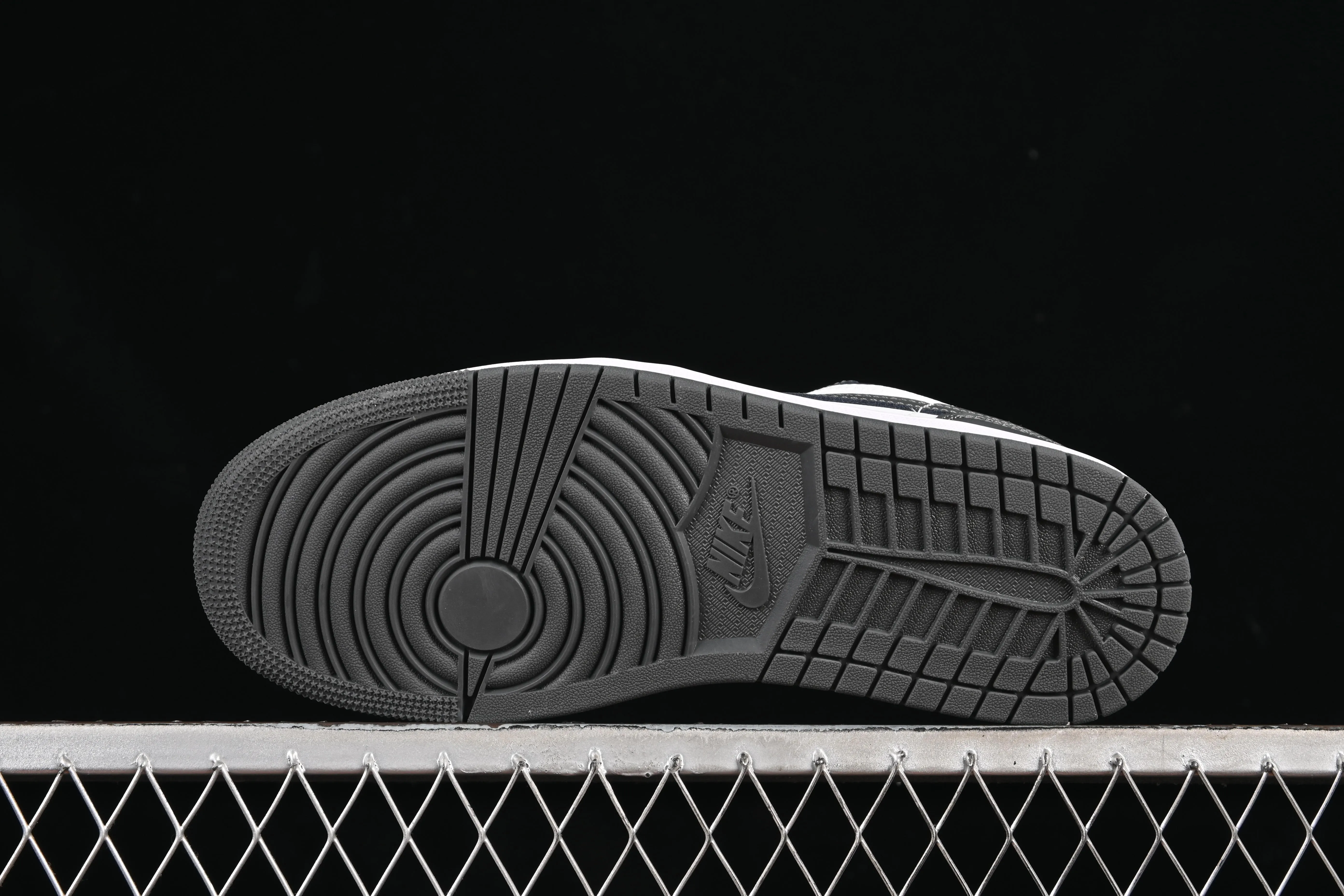 All categories Air Jordan Jordan series basketball shoes Air Jordan 1 Low G version pure original Air Jordan 1 Low AJ1 Joe 1 white and gray color low-top cultural casual sneakers 553558-044